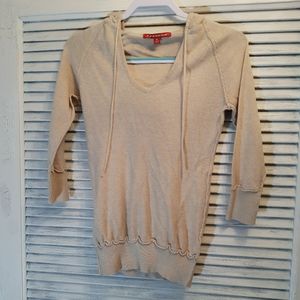 JJ Basics 3/4 Top With Hood. Size Medium.